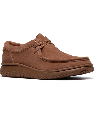 Clarks Men's Relaxlite Low Casual Slip On Sneakers In Brown