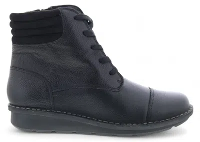 Pre-owned Clarks Michela Fold L (women's) Sneakers In Black