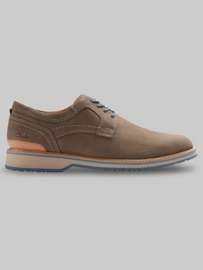 Clarks Monahan Plain Toe Oxfords In Brown
