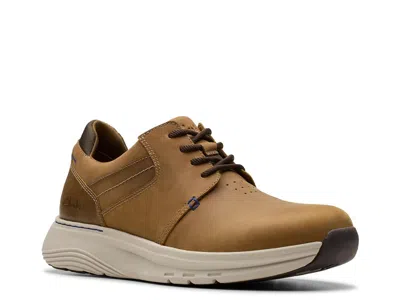 Clarks Motion Trek Oxford In Brown