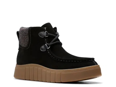 Clarks Mykah Izzy Chukka Boot In Black