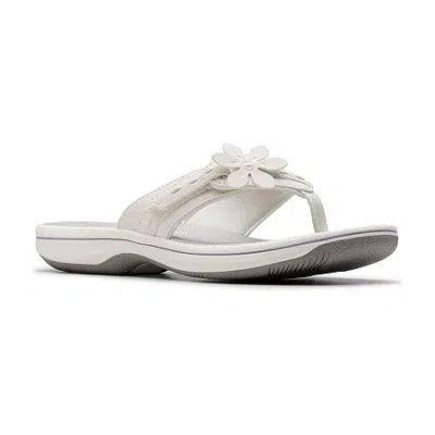 Clarks Of England Clarks Cloudsteppers Womens Breeze Opal Flip-flops In White