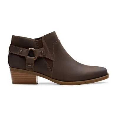 Clarks Of England Clarks Womens Danyelle Gema Stacked Heel Booties In Brown