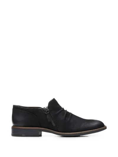Clarks Originals Camzin Pace Leather Loafers In Black