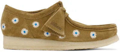Clarks Originals Khaki Wallabee Derbys In Dark Olive Emb