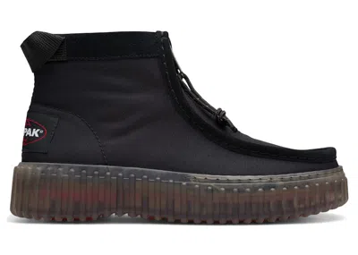 Pre-owned Clarks Originals Torhill Zip Eastpak Leather (women's) Sneakers In Black