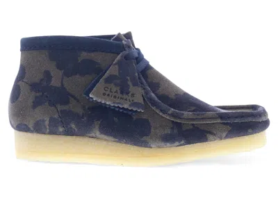 Pre-owned Clarks Originals Wallabee Boot (women's) Sneakers In Black/khaki Floral
