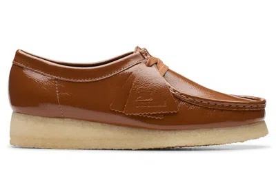 Pre-owned Clarks Originals Wallabee Patent Leather (women's) Sneakers In Dusk Brown