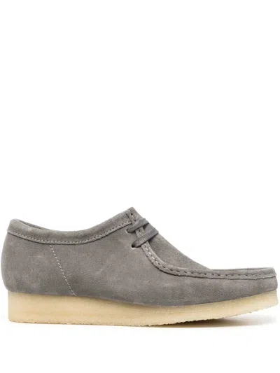 Clarks Originals Wallabee Suede Loafers In Grau