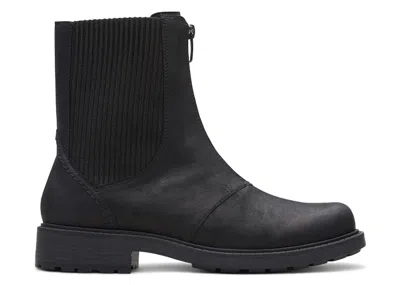 Pre-owned Clarks Orinoco 2 Up Leather (women's) Sneakers In Black