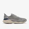Clarks Pace In Gray
