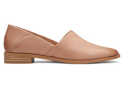 Pre-owned Clarks Pure Belle Leather (women's) Sneakers In Praline In Brown