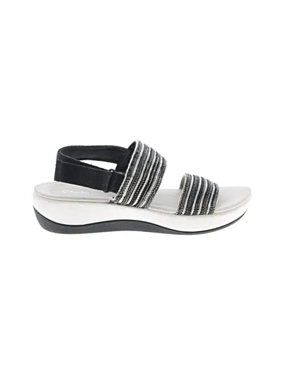 Pre-owned Clarks Sandals In Black