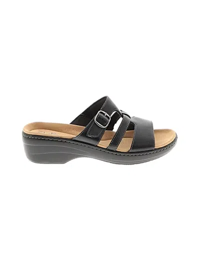 Pre-owned Clarks Sandals In Black