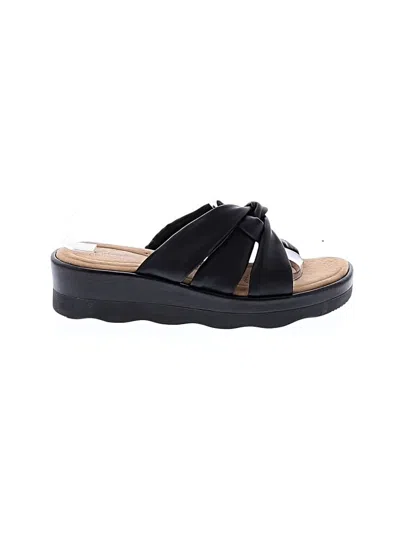 Pre-owned Clarks Sandals In Black
