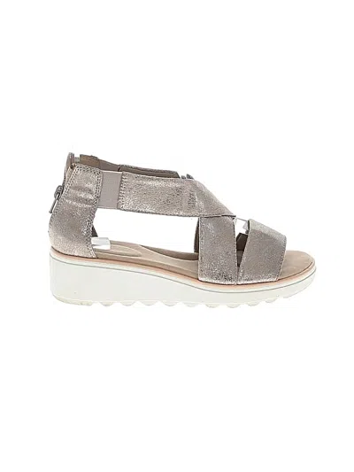 Pre-owned Clarks Sandals In Brown