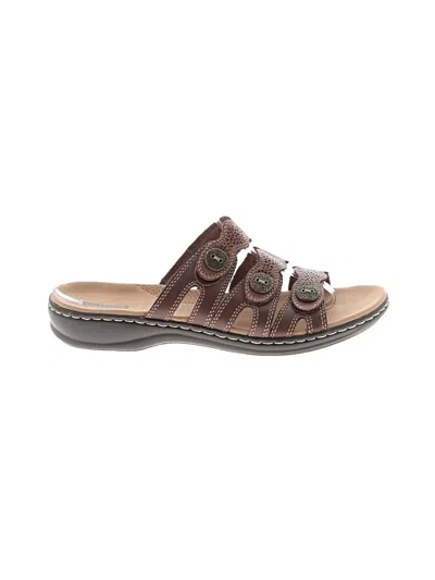 Pre-owned Clarks Sandals In Brown