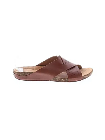 Pre-owned Clarks Sandals In Brown