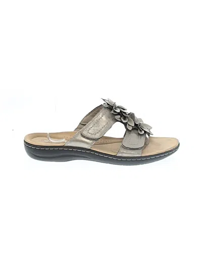 Pre-owned Clarks Sandals In Gray