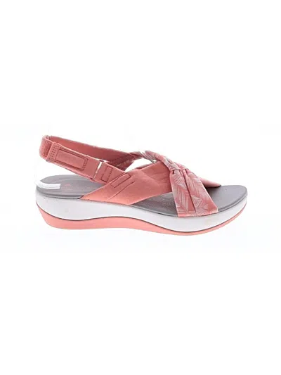 Pre-owned Clarks Sandals In Pink