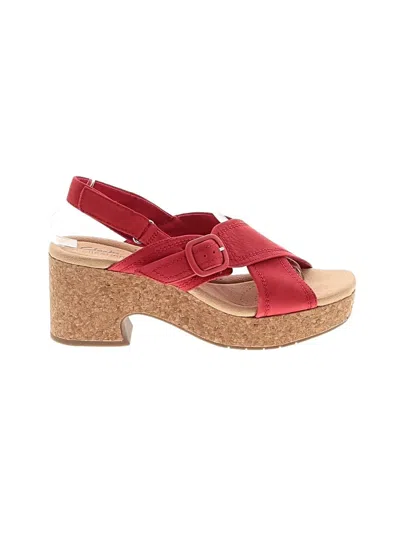 Pre-owned Clarks Sandals In Red