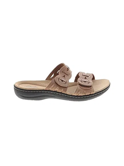 Pre-owned Clarks Sandals In Tan