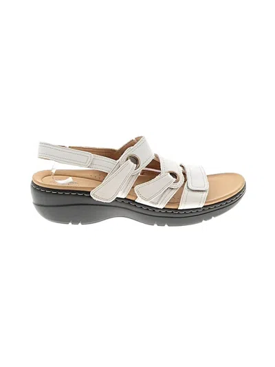Pre-owned Clarks Sandals In White