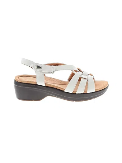 Pre-owned Clarks Sandals In White