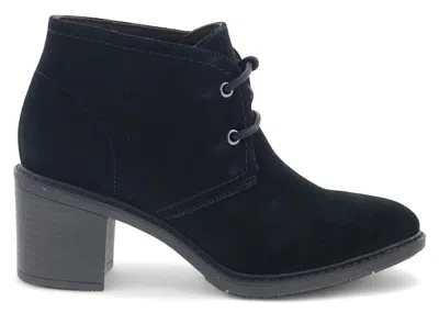 Pre-owned Clarks Scene Lace Boot Suede (women's) Sneakers In Black