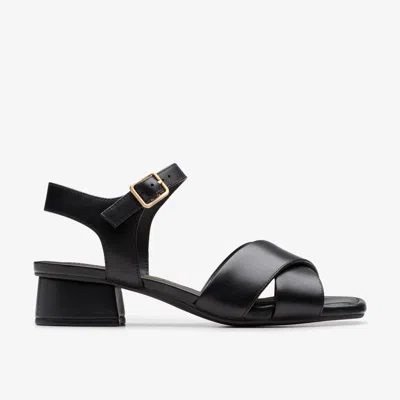 Clarks Serina 35 Cross In Black