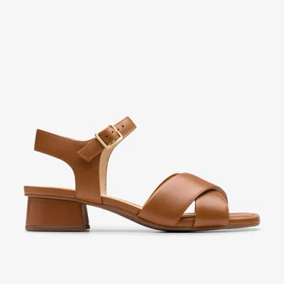 Clarks Serina 35 Cross In Brown