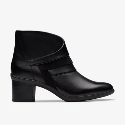 Clarks Shaya Sky In Black