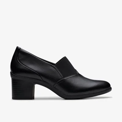 Clarks Shaya Tess
