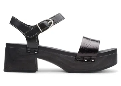 Pre-owned Clarks Sivanne Bay Interest Leather (women's) Sneakers In Black