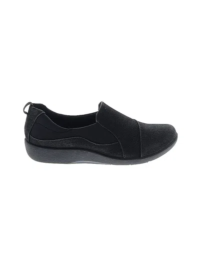 Pre-owned Clarks Sneakers In Black
