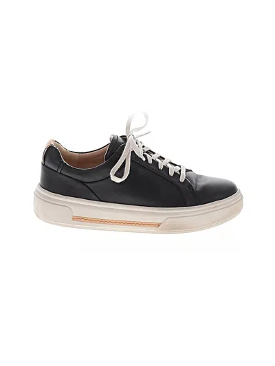 Pre-owned Clarks Sneakers In Black
