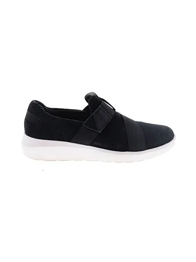Pre-owned Clarks Sneakers In Black