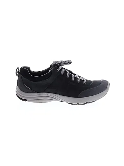 Pre-owned Clarks Sneakers In Black