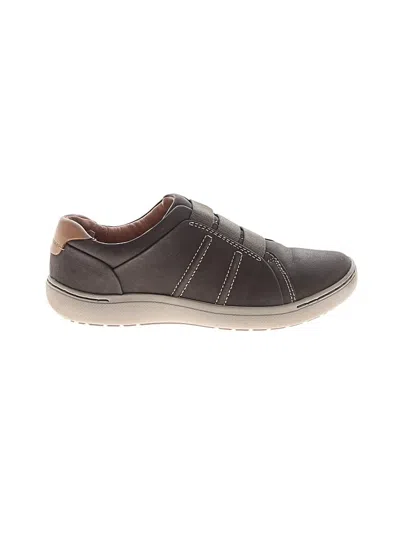 Pre-owned Clarks Sneakers In Brown
