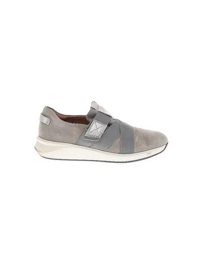 Pre-owned Clarks Sneakers In Gray