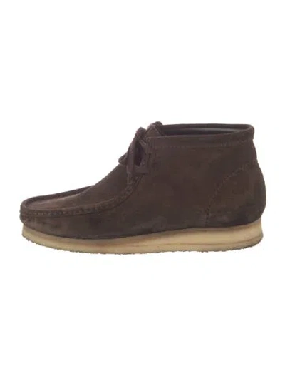 Pre-owned Clarks Suede Boots In Brown