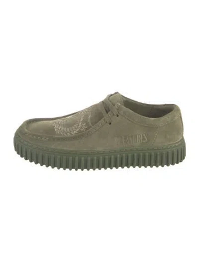 Pre-owned Clarks Suede Graphic Print Sneakers In Green