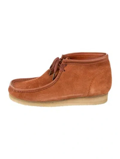 Pre-owned Clarks Suede Moccasins In Brown