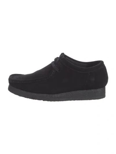 Pre-owned Clarks Suede Sneakers In Black