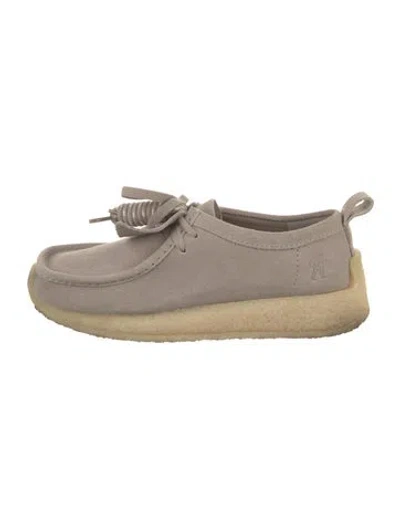 Pre-owned Clarks Suede Sneakers In Grey
