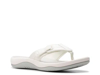 Clarks Sunmaze Loop Sandal In White