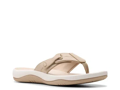 Clarks Sunmaze Loop Sandal In White