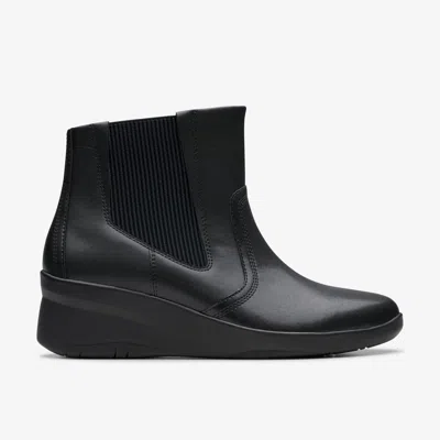 Clarks Suttyn Rae In Black