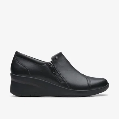 Clarks Suttyn Zip In Black