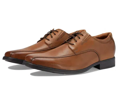 Clarks Tilden Walk In Brown